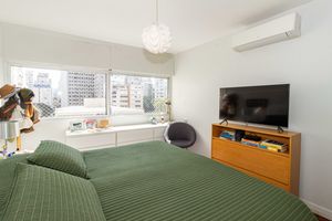 Image 27 - 895965