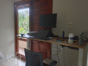 Image 13 - 895966