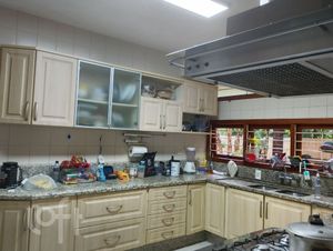 Image 4 - 895966