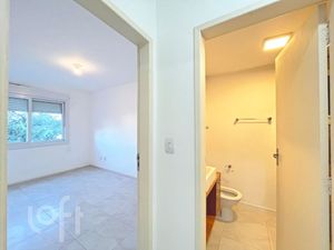 Image 3 - 895974