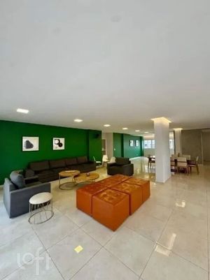 Image 23 - 895985