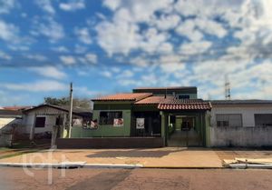Image 9 - 895987