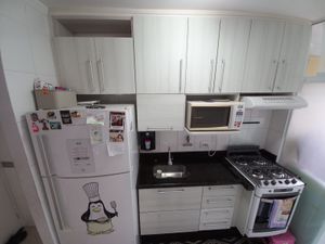 Image 5 - 895990