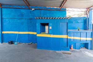 Image 3 - 895995