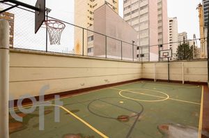 Image 4 - 896001