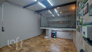 Image 11 - 896002