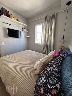 Image 12 - 896004