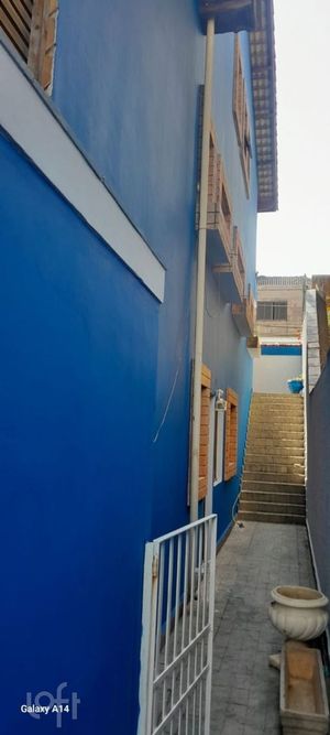 Image 15 - 896005