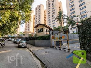 Image 11 - 896012