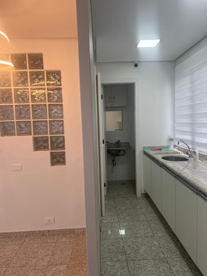 Image 17 - 896029