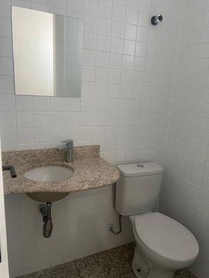 Image 8 - 896029