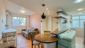 Image 3 - 896036