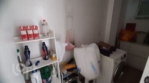Image 22 - 896042