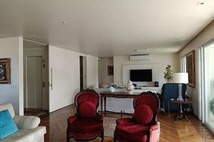 Image 5 - 896043