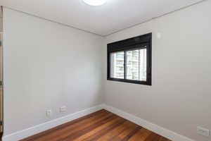 Image 19 - 896047