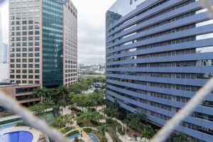 Image 31 - 896047