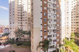 Image 11 - 896062