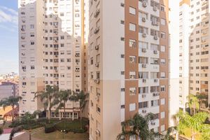 Image 18 - 896062