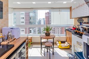 Image 3 - 896069