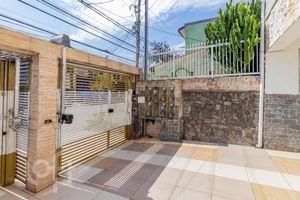 Image 9 - 896075