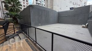 Image 10 - 896076
