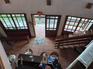 Image 6 - 896090