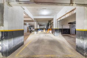 Image 31 - 896091