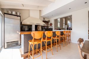 Image 18 - 896097