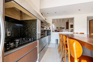 Image 19 - 896097