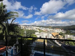 Image 10 - 896100