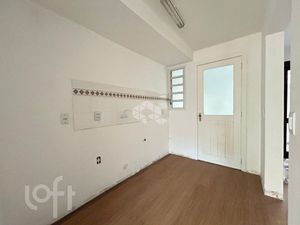 Image 9 - 896101