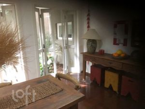 Image 3 - 896119