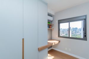 Image 21 - 896124