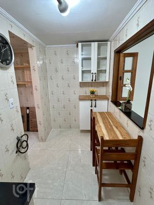 Image 19 - 896125