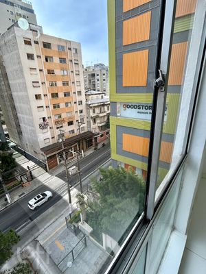 Image 10 - 896125
