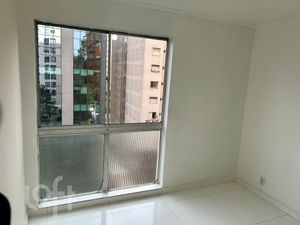 Image 7 - 896125
