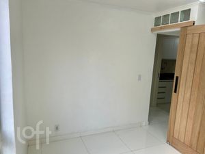 Image 11 - 896125