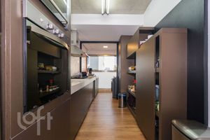 Image 12 - 896128