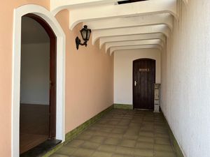 Image 9 - 896133