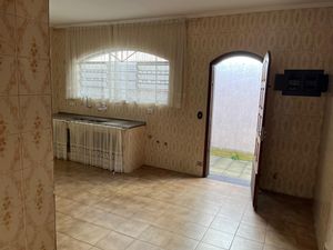 Image 8 - 896133