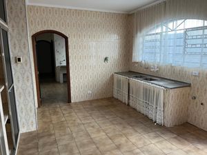 Image 4 - 896133