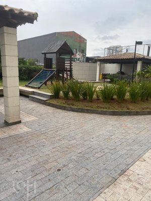 Image 16 - 896134
