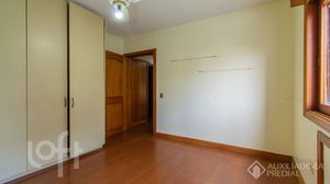 Image 32 - 896136