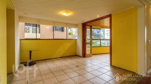 Image 8 - 896136