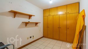 Image 19 - 896136