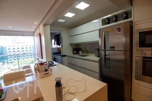 Image 7 - 896140