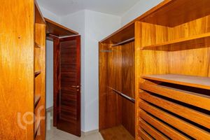 Image 31 - 896152