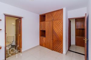 Image 40 - 896152