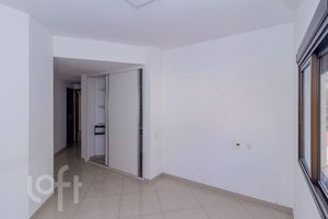 Image 34 - 896152