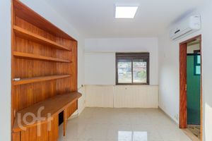 Image 21 - 896152